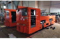 黑龍江定制型CJY14噸架線式湘潭電機(jī)車發(fā)往貴州